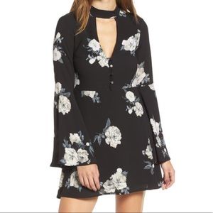 NEW (never worn) Harper Bell Sleeve Dress